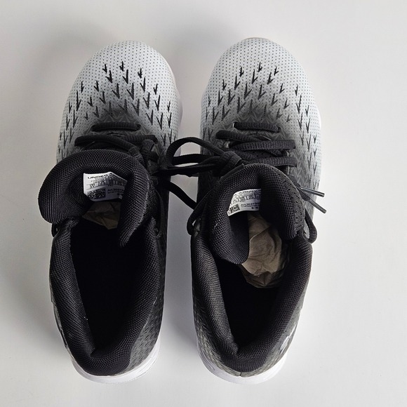 Under Armour Spotlight Franchise RM Jr 4.0 Football Cleats Size 3Y - Picture 8 of 9